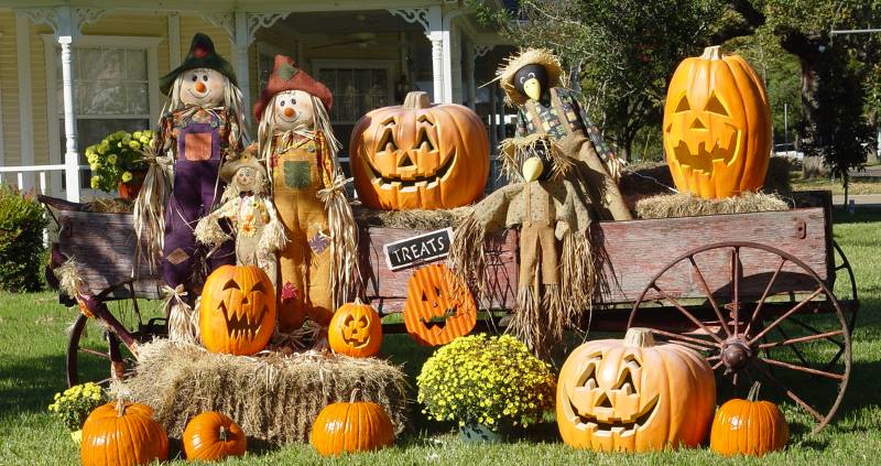 Halloween Party Rentals & Money Saving Ideas