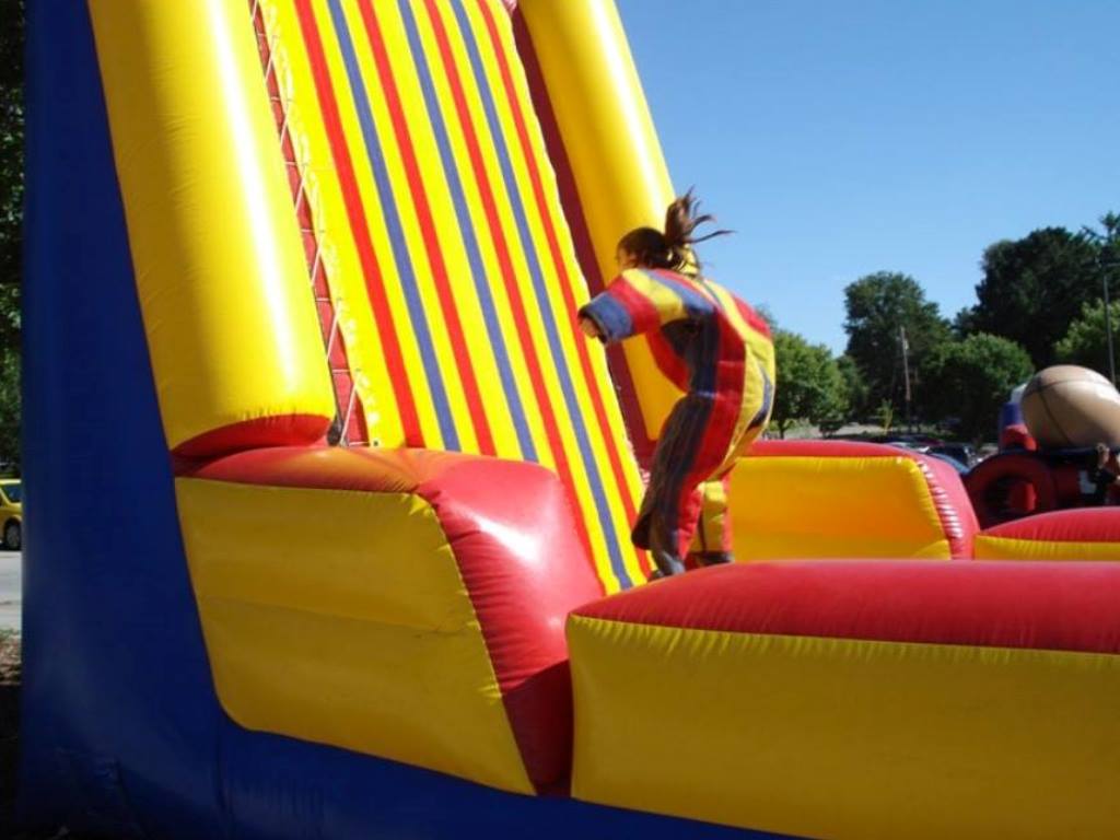 Rent The Velcro Wall 1024x768