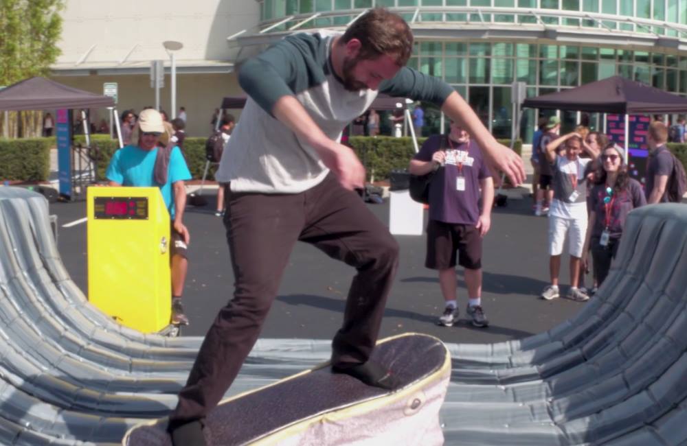 skateboard-simulator-rental-inflatable-skateboard-simulator-fun-crew-usa