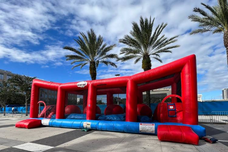 Enclosed Wipe Out Obstacle Course | Obstacle Course Rentals